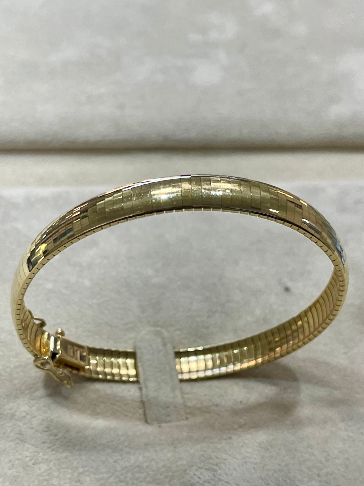 14KY Omega bracelet Bringle